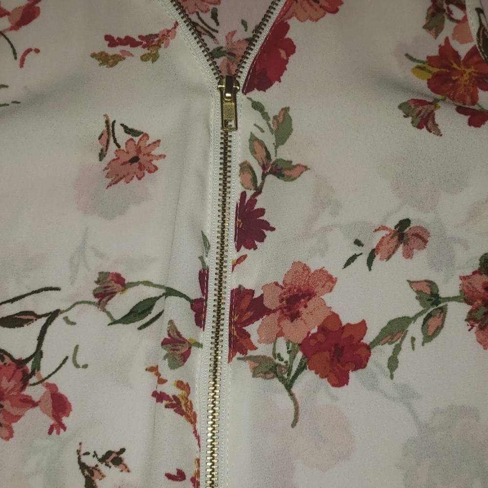 Shirt - Picture 4 of 5